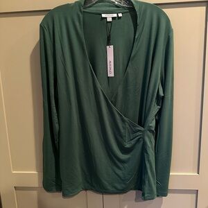NWT Chico's Green Faux Wrap Touch of Cool Top, Sz 2 (Med, 12-14)